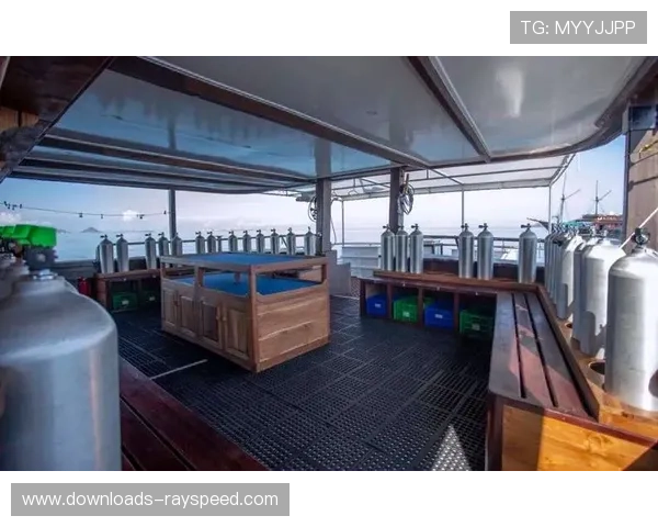 长三角首座深潜酒店启幕打造42米深水训练池破解淡水潜水资源短缺难题