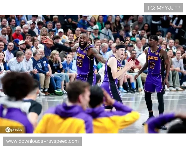 湖人力克独行侠，里夫斯砍38分8篮板